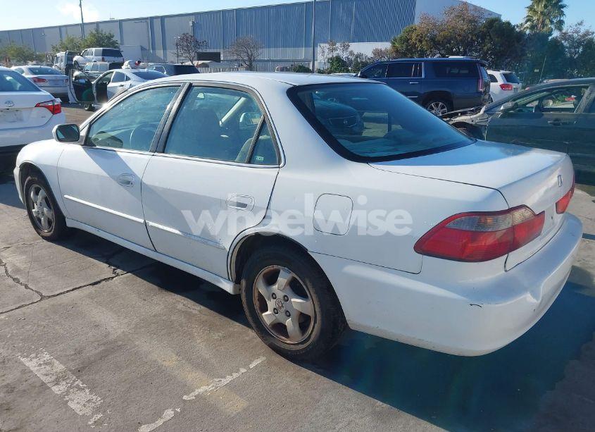 Photo 3 of 1999 Honda Accord EX (VIN 1HGCG6675XA016717)