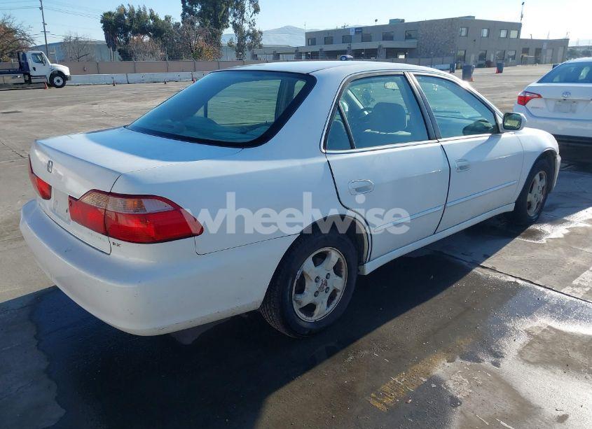 Photo 4 of 1999 Honda Accord EX (VIN 1HGCG6675XA016717)