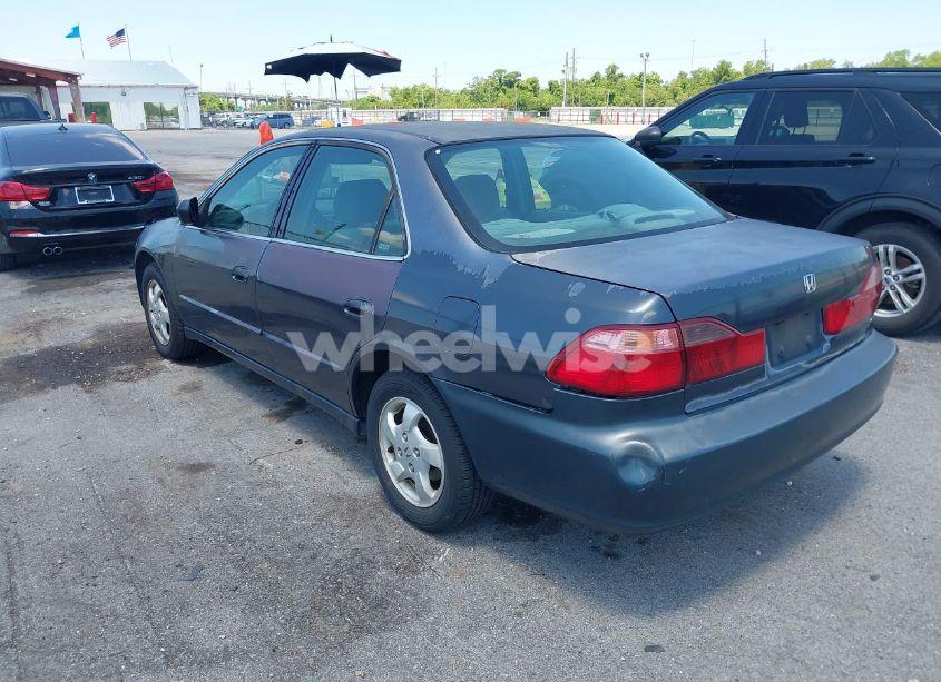 Photo 3 of 1998 Honda Accord EX (VIN 1HGCG6676WA170917)