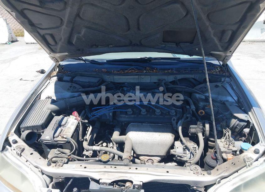 Photo 10 of 1998 Honda Accord EX (VIN 1HGCG6677WA207165)