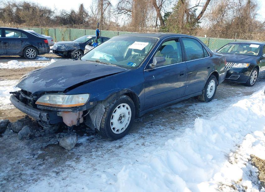 Photo 2 of 2000 Honda Accord 2.3 EX (VIN 1HGCG6677YA021130)