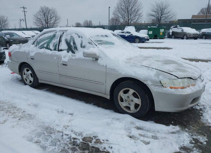 1998 Honda Accord EX (VIN 1HGCG6678WA096867) main photo