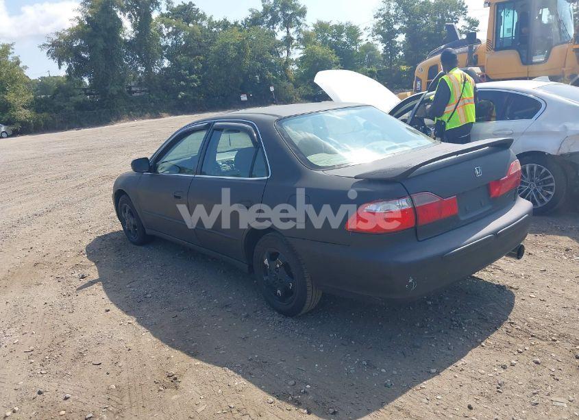 Photo 3 of 2000 Honda Accord 2.3 EX (VIN 1HGCG6678YA100080)