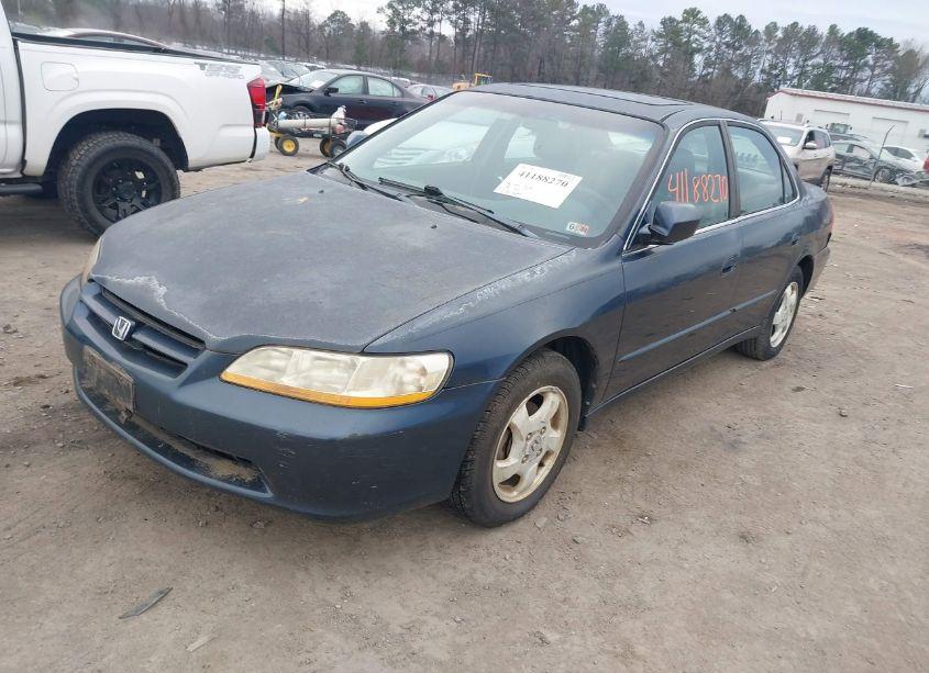Photo 2 of 1999 Honda Accord EX (VIN 1HGCG6679XA026652)
