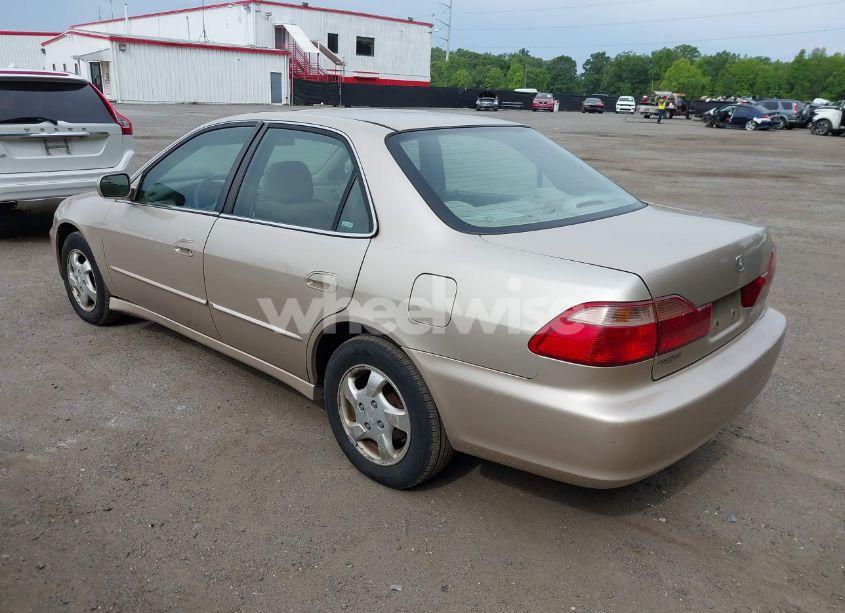 Photo 3 of 2000 Honda Accord 2.3 EX (VIN 1HGCG6679YA121052)