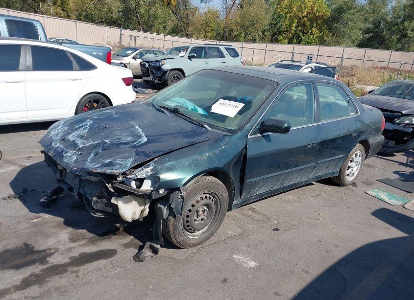 Photo 2 of 1998 Honda Accord EX (VIN 1HGCG667XWA237812)