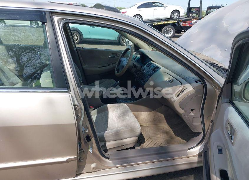 Photo 5 of 2002 Honda Accord 2.3 EX/2.3 SE (VIN 1HGCG66802A006419)