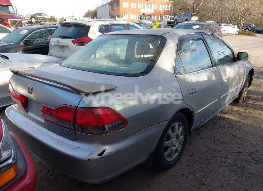 Photo 4 of 2002 Honda Accord 2.3 EX/2.3 SE (VIN 1HGCG66802A040974)