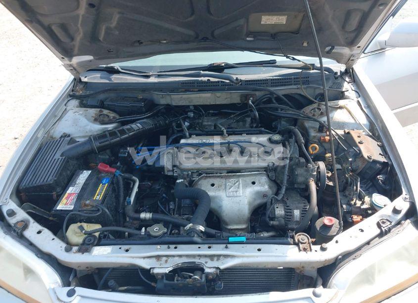 Photo 10 of 2002 Honda Accord 2.3 EX/2.3 SE (VIN 1HGCG66802A060352)