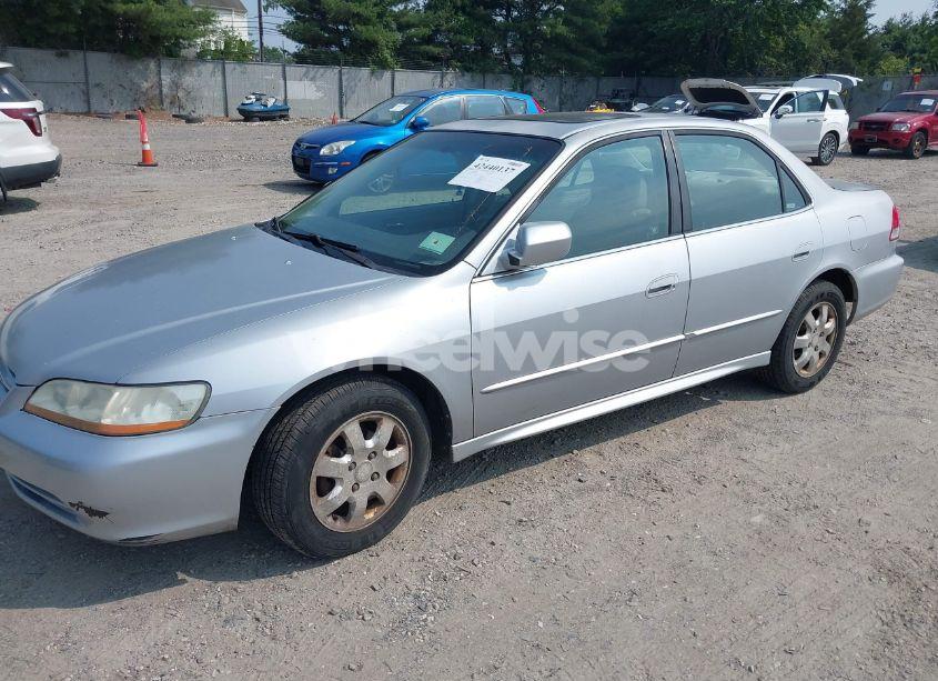 Photo 2 of 2002 Honda Accord 2.3 EX/2.3 SE (VIN 1HGCG66802A060352)