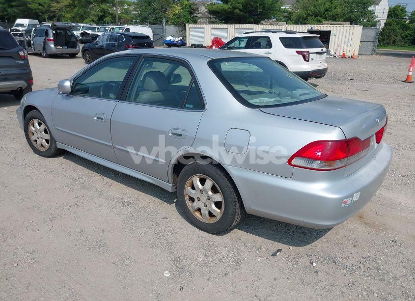 Photo 3 of 2002 Honda Accord 2.3 EX/2.3 SE (VIN 1HGCG66802A060352)
