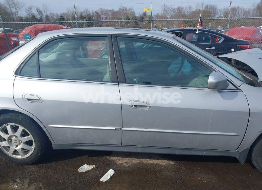 Photo 14 of 2002 Honda Accord 2.3 EX/2.3 SE (VIN 1HGCG66802A104348)