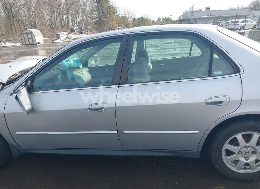 Photo 15 of 2002 Honda Accord 2.3 EX/2.3 SE (VIN 1HGCG66802A104348)