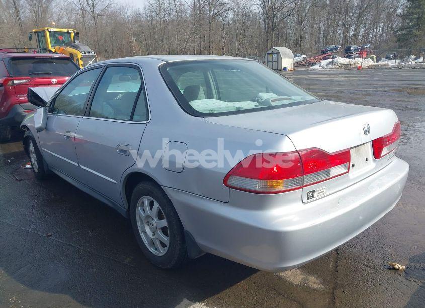 Photo 3 of 2002 Honda Accord 2.3 EX/2.3 SE (VIN 1HGCG66802A104348)