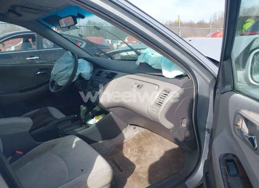 Photo 5 of 2002 Honda Accord 2.3 EX/2.3 SE (VIN 1HGCG66802A104348)