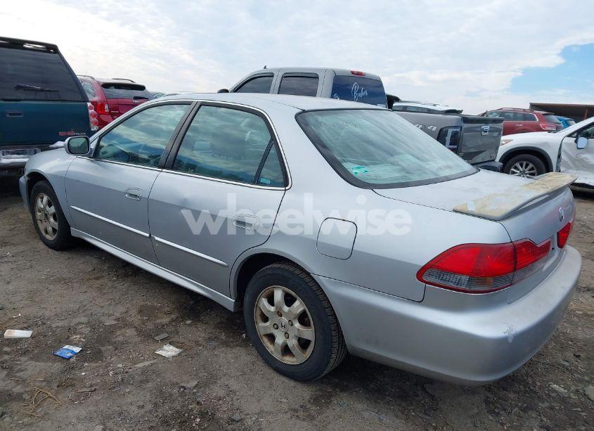 Photo 3 of 2001 Honda Accord 2.3 EX (VIN 1HGCG66811A076526)
