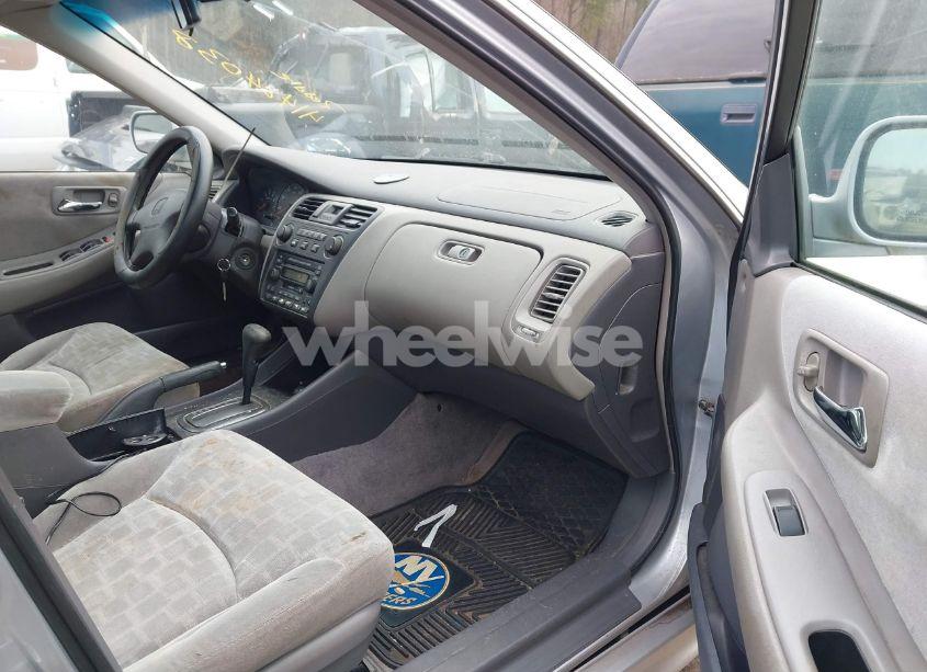 Photo 5 of 2001 Honda Accord 2.3 EX (VIN 1HGCG66811A076526)
