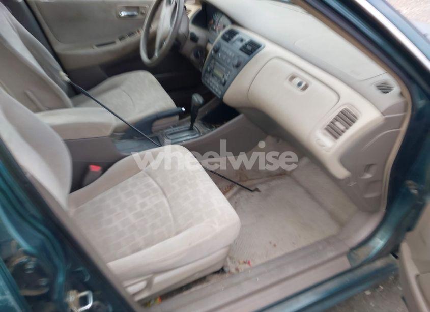 Photo 5 of 2002 Honda Accord 2.3 EX/2.3 SE (VIN 1HGCG66812A033371)