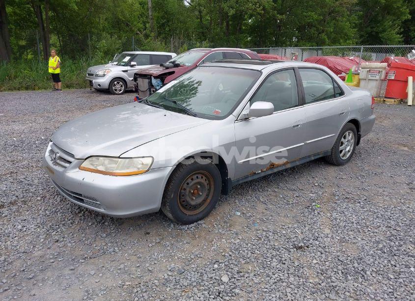Photo 2 of 2002 Honda Accord 2.3 EX/2.3 SE (VIN 1HGCG66812A091013)