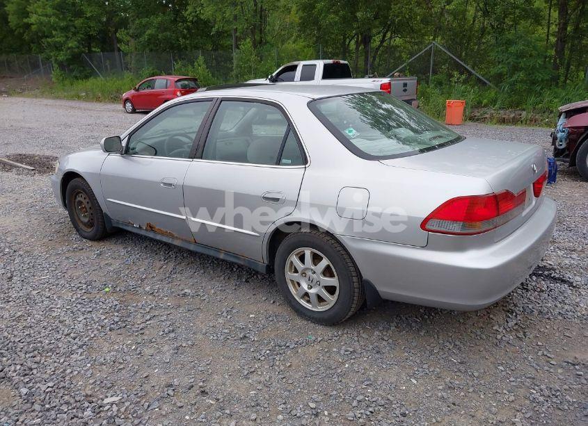 Photo 3 of 2002 Honda Accord 2.3 EX/2.3 SE (VIN 1HGCG66812A091013)