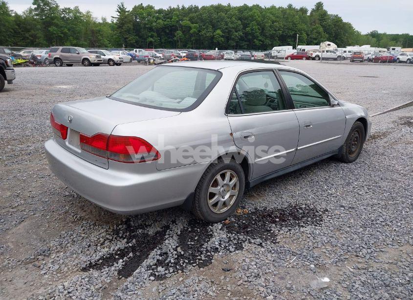 Photo 4 of 2002 Honda Accord 2.3 EX/2.3 SE (VIN 1HGCG66812A091013)