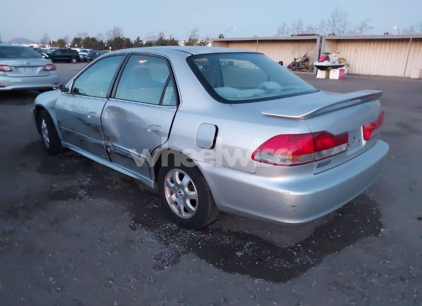 Photo 3 of 2001 Honda Accord 2.3 EX (VIN 1HGCG66821A053398)