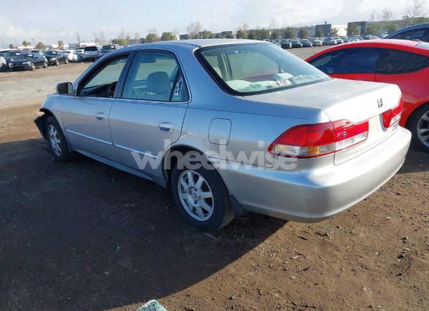 Photo 3 of 2002 Honda Accord 2.3 EX/2.3 SE (VIN 1HGCG66822A120468)