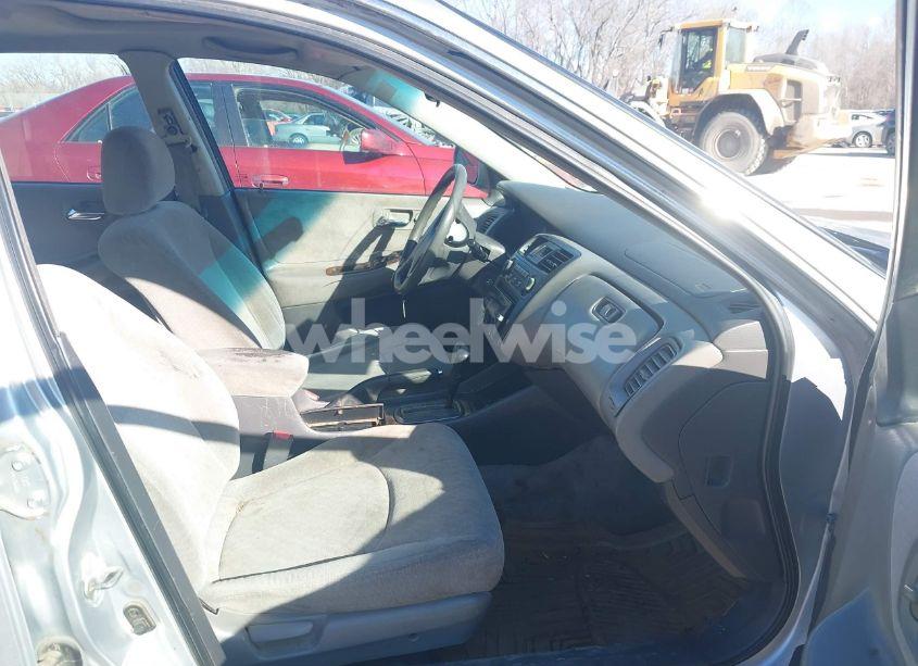 Photo 5 of 2002 Honda Accord 2.3 EX/2.3 SE (VIN 1HGCG66822A126206)