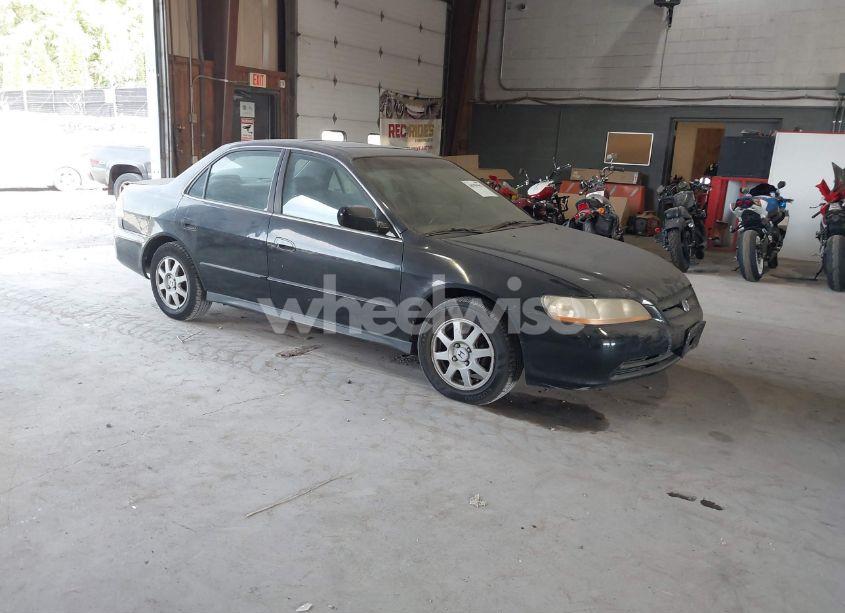 2002 Honda Accord 2.3 EX/2.3 SE (VIN 1HGCG66832A063701) main photo