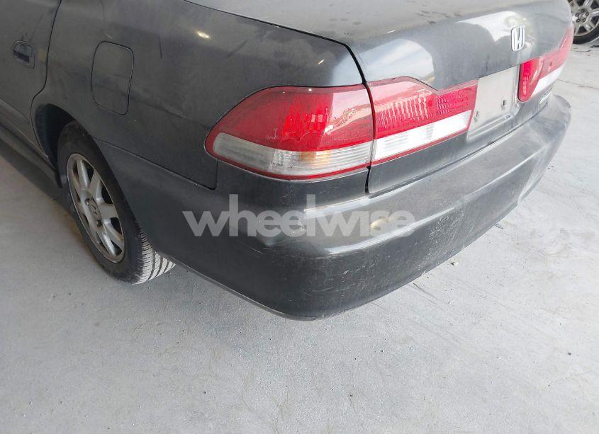 Photo 12 of 2002 Honda Accord 2.3 EX/2.3 SE (VIN 1HGCG66832A063701)