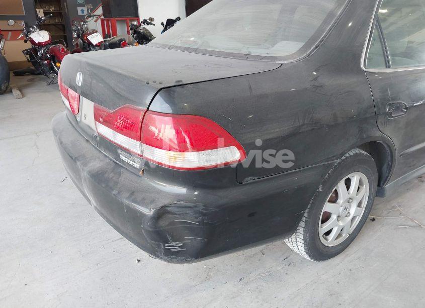 Photo 13 of 2002 Honda Accord 2.3 EX/2.3 SE (VIN 1HGCG66832A063701)