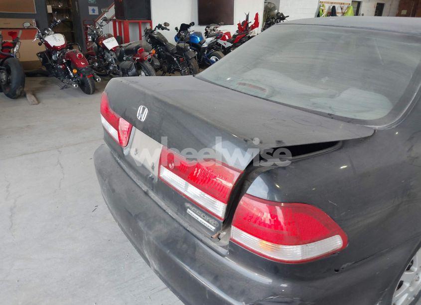 Photo 15 of 2002 Honda Accord 2.3 EX/2.3 SE (VIN 1HGCG66832A063701)