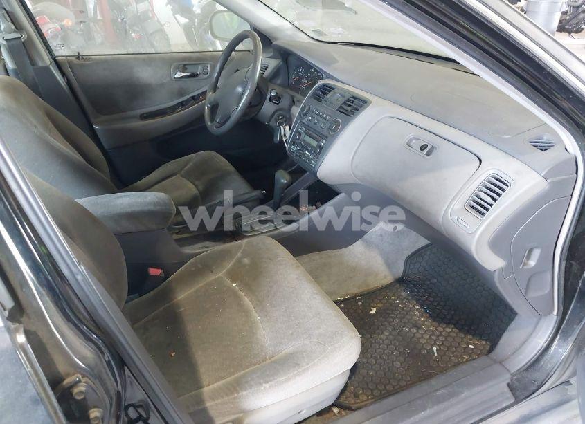 Photo 5 of 2002 Honda Accord 2.3 EX/2.3 SE (VIN 1HGCG66832A063701)