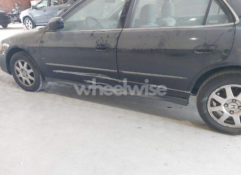 Photo 6 of 2002 Honda Accord 2.3 EX/2.3 SE (VIN 1HGCG66832A063701)