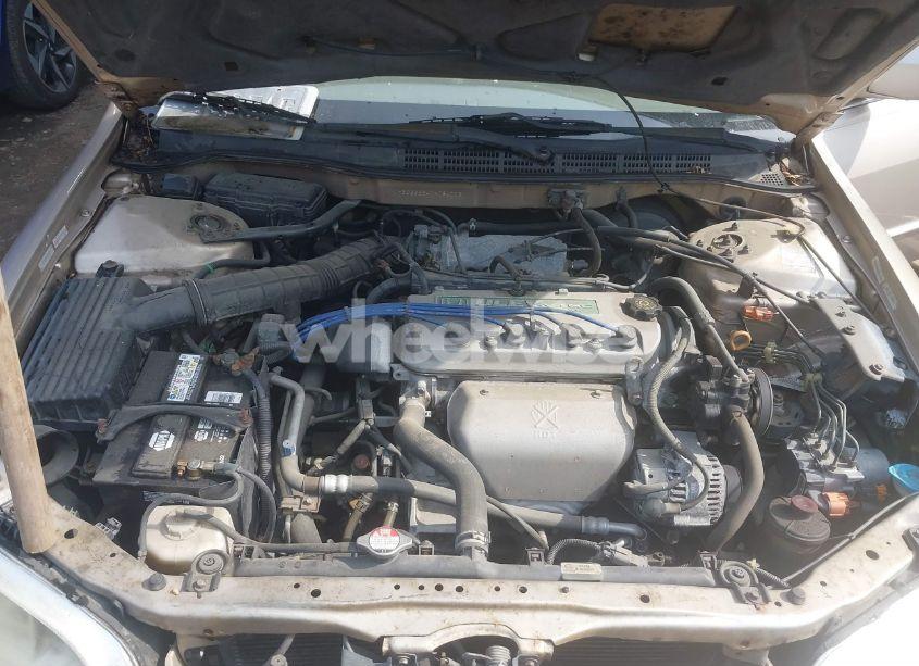 Photo 10 of 2001 Honda Accord 2.3 EX (VIN 1HGCG66841A084703)