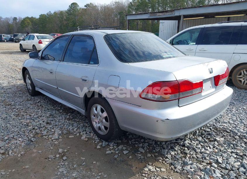 Photo 3 of 2002 Honda Accord 2.3 EX/2.3 SE (VIN 1HGCG66842A003992)