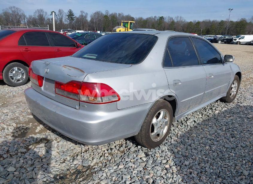 Photo 4 of 2002 Honda Accord 2.3 EX/2.3 SE (VIN 1HGCG66842A003992)