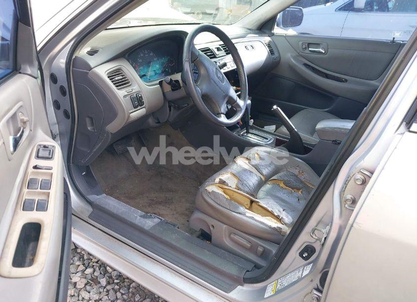 Photo 5 of 2002 Honda Accord 2.3 EX/2.3 SE (VIN 1HGCG66842A003992)