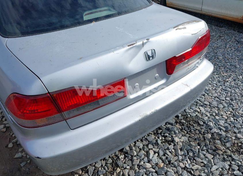 Photo 6 of 2002 Honda Accord 2.3 EX/2.3 SE (VIN 1HGCG66842A003992)