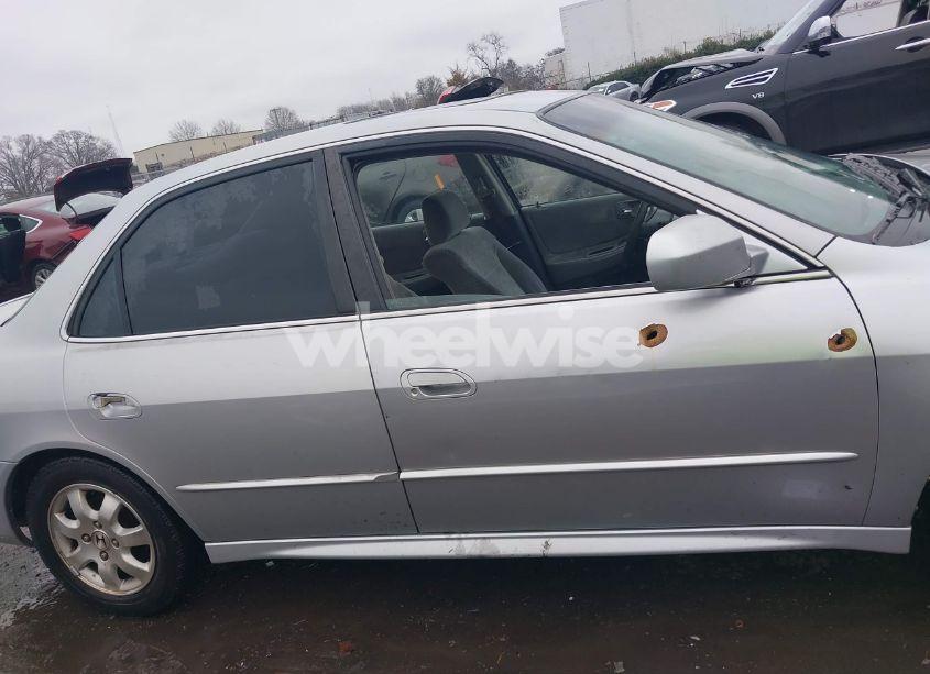 Photo 14 of 2002 Honda Accord 2.3 EX/2.3 SE (VIN 1HGCG66842A035602)