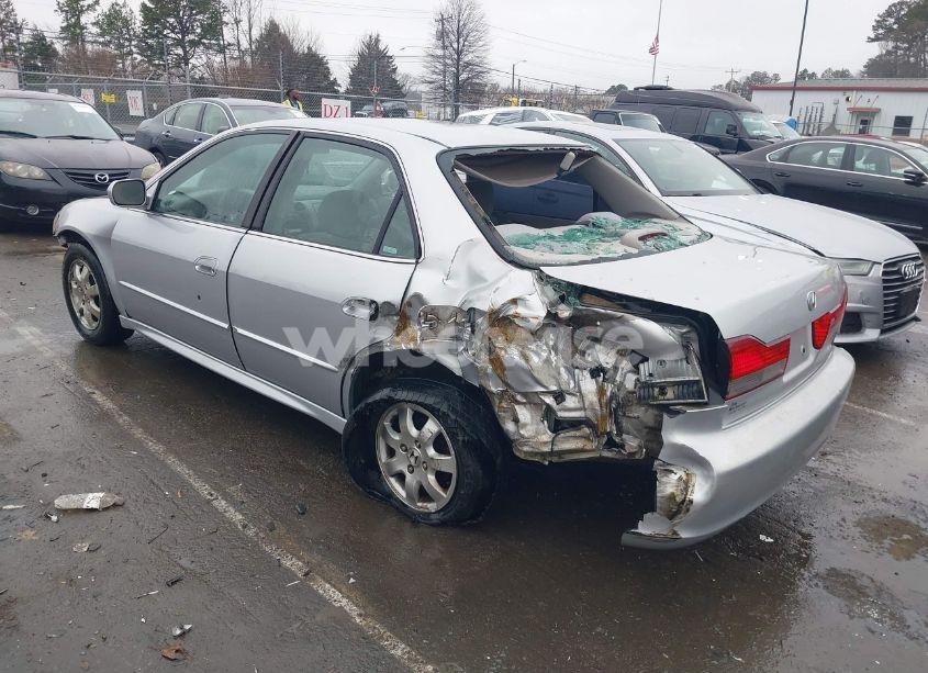 Photo 3 of 2002 Honda Accord 2.3 EX/2.3 SE (VIN 1HGCG66842A035602)