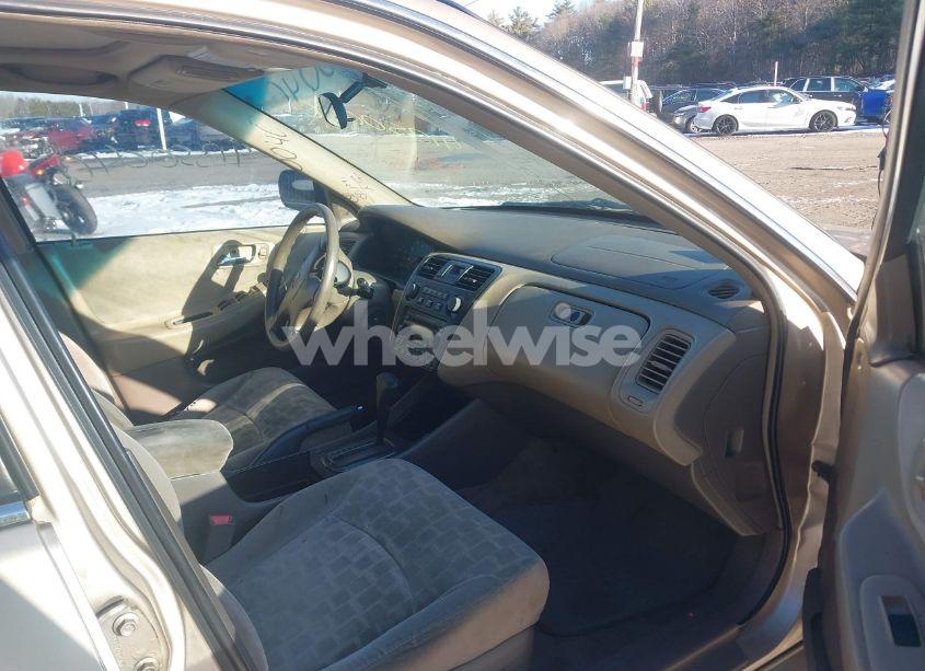 Photo 5 of 2002 Honda Accord 2.3 EX/2.3 SE (VIN 1HGCG66842A039102)