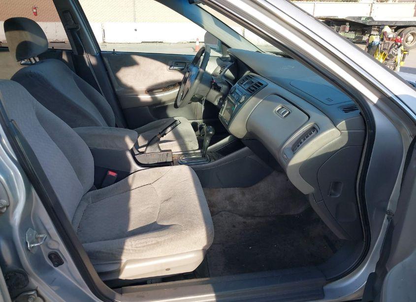 Photo 5 of 2002 Honda Accord 2.3 EX/2.3 SE (VIN 1HGCG66842A051783)