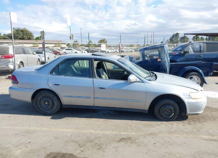 Photo 13 of 2002 Honda Accord 2.3 EX/2.3 SE (VIN 1HGCG66842A166528)