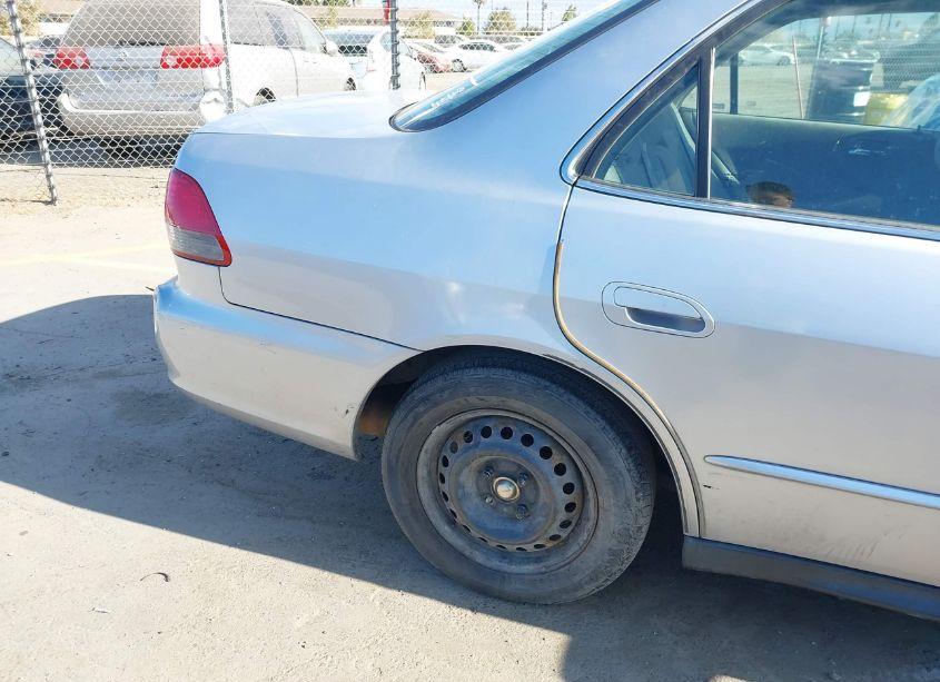 Photo 18 of 2002 Honda Accord 2.3 EX/2.3 SE (VIN 1HGCG66842A166528)