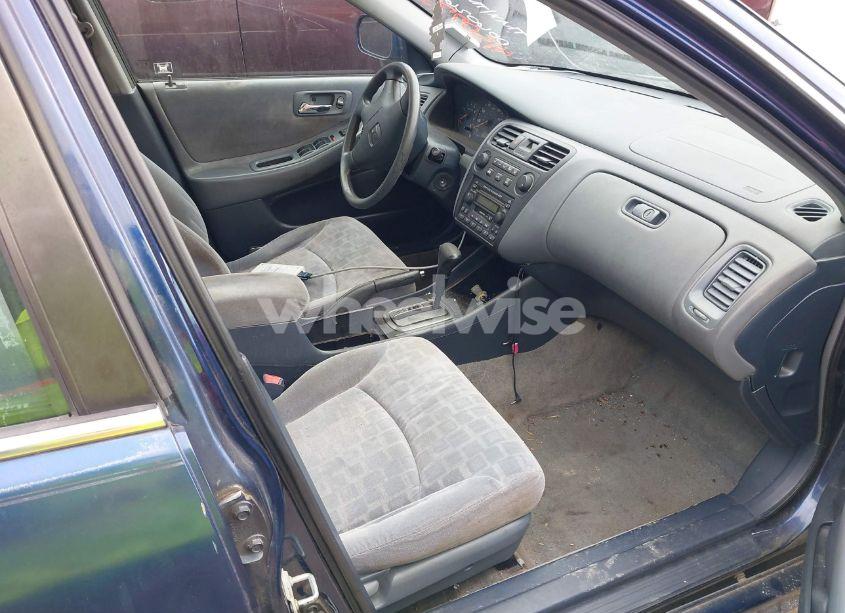 Photo 5 of 2001 Honda Accord 2.3 EX (VIN 1HGCG66851A006026)