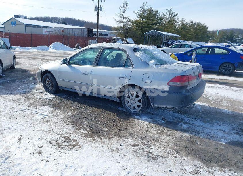 Photo 3 of 2002 Honda Accord 2.3 EX/2.3 SE (VIN 1HGCG66852A053638)