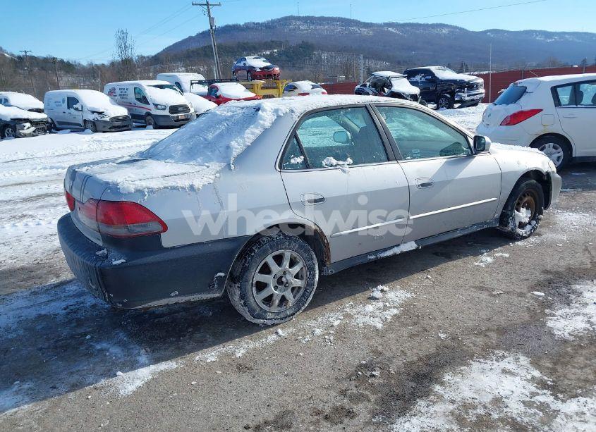 Photo 4 of 2002 Honda Accord 2.3 EX/2.3 SE (VIN 1HGCG66852A053638)