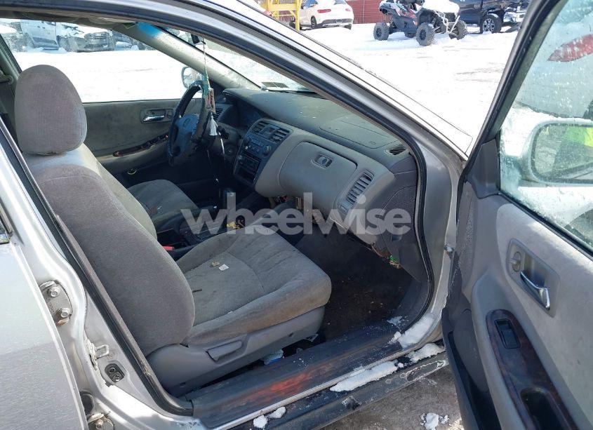 Photo 5 of 2002 Honda Accord 2.3 EX/2.3 SE (VIN 1HGCG66852A053638)