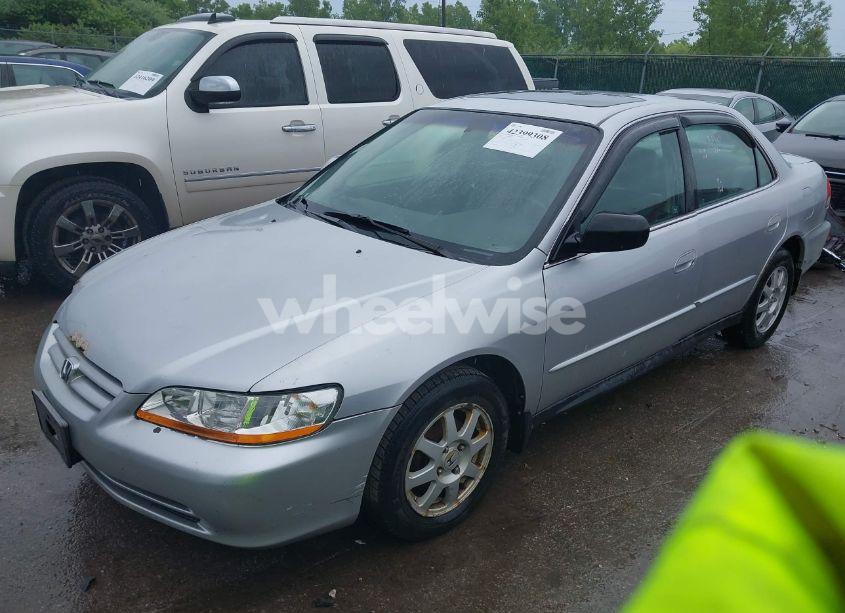 Photo 2 of 2002 Honda Accord 2.3 EX/2.3 SE (VIN 1HGCG66852A160513)